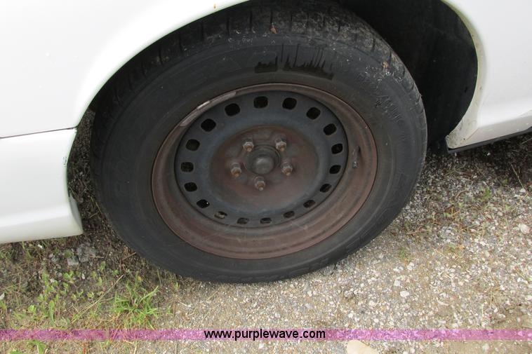 image for item J2206 2002 Ford Crown Victoria Police Interceptor