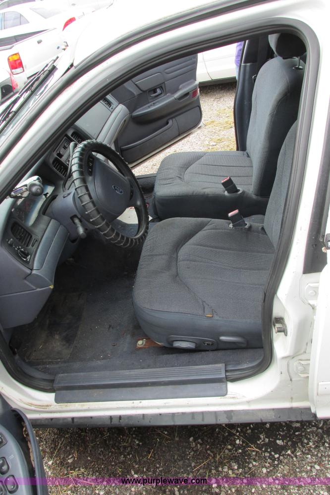 image for item J2206 2002 Ford Crown Victoria Police Interceptor