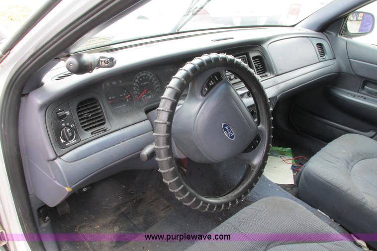 image for item J2206 2002 Ford Crown Victoria Police Interceptor