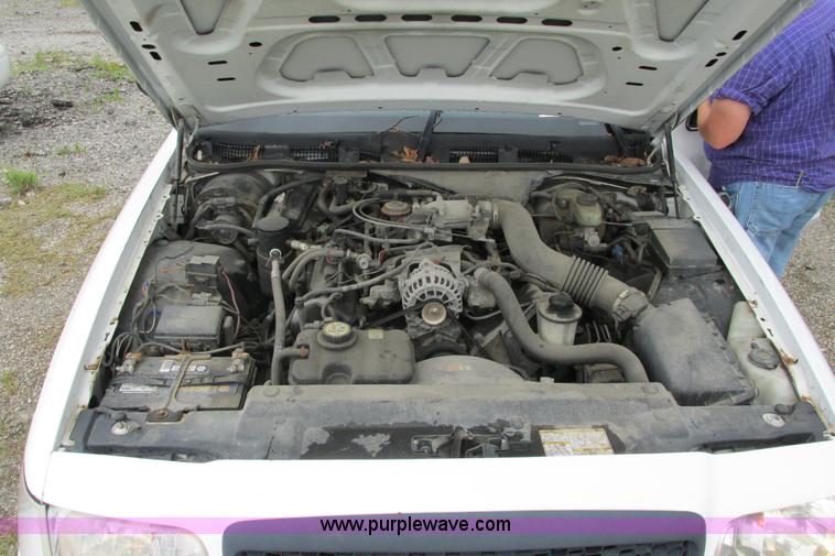 image for item J2206 2002 Ford Crown Victoria Police Interceptor