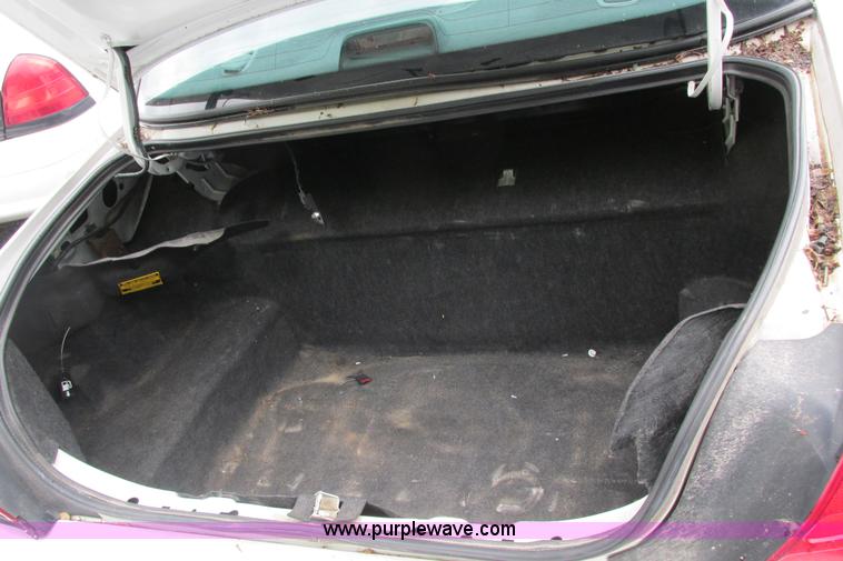 image for item J2206 2002 Ford Crown Victoria Police Interceptor