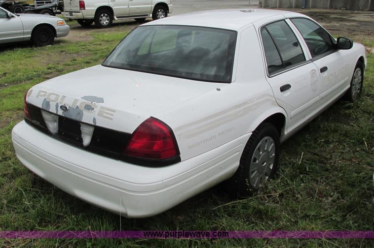 image for item J2210 2008 Ford Crown Victoria Police Interceptor