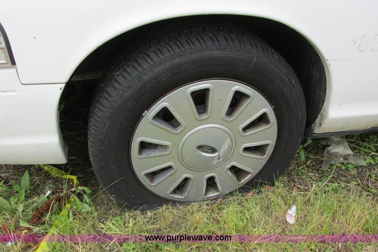 image for item J2210 2008 Ford Crown Victoria Police Interceptor