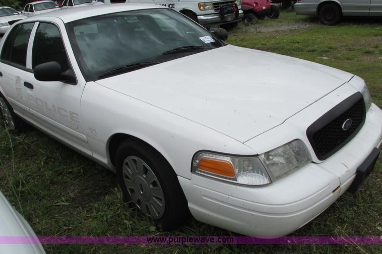 image for item J2210 2008 Ford Crown Victoria Police Interceptor