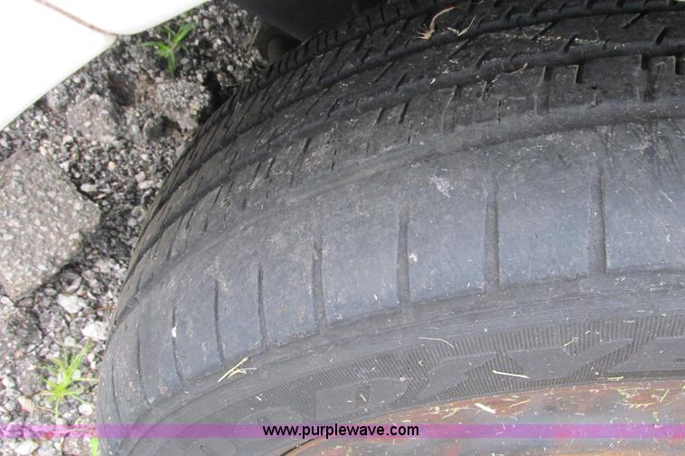 image for item J2211 2005 Ford Crown Victoria Police Interceptor