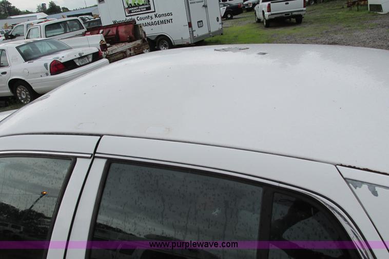 image for item J2211 2005 Ford Crown Victoria Police Interceptor