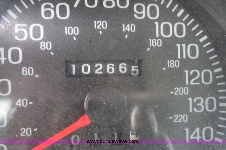 image for item J2211 2005 Ford Crown Victoria Police Interceptor