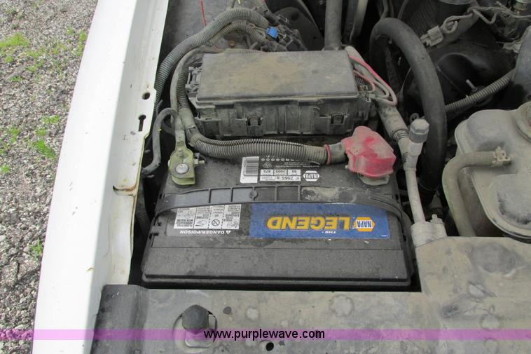 image for item J2211 2005 Ford Crown Victoria Police Interceptor