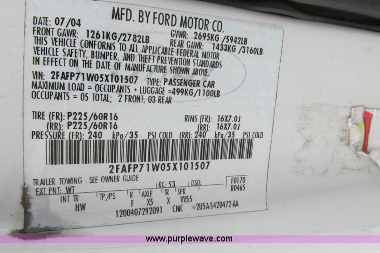 image for item J2211 2005 Ford Crown Victoria Police Interceptor