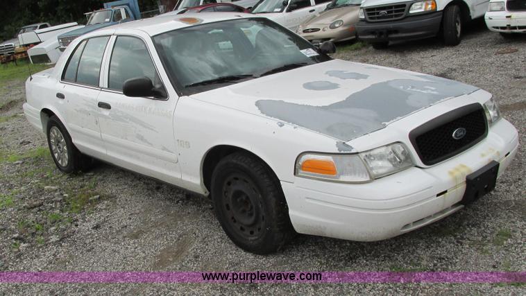 image for item J2213 2005 Ford Crown Victoria Police Interceptor