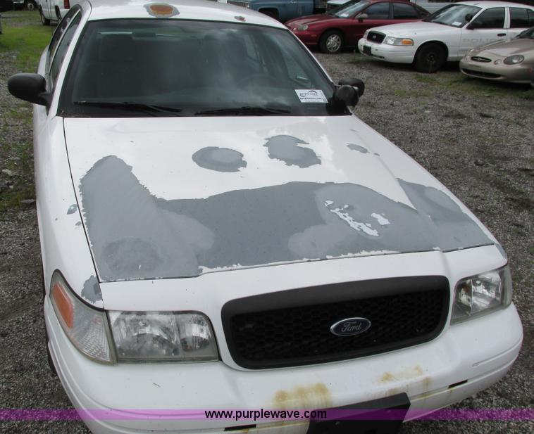 image for item J2213 2005 Ford Crown Victoria Police Interceptor