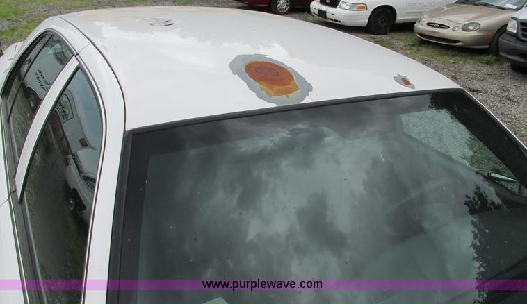 image for item J2213 2005 Ford Crown Victoria Police Interceptor