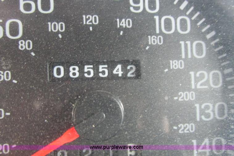 image for item J2213 2005 Ford Crown Victoria Police Interceptor