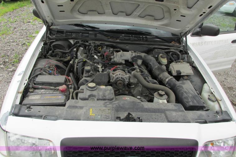 image for item J2213 2005 Ford Crown Victoria Police Interceptor