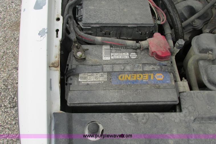 image for item J2213 2005 Ford Crown Victoria Police Interceptor