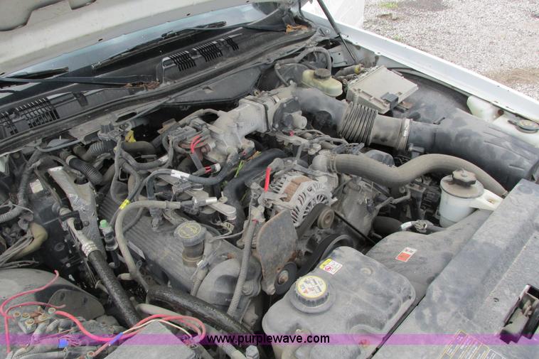 image for item J2213 2005 Ford Crown Victoria Police Interceptor