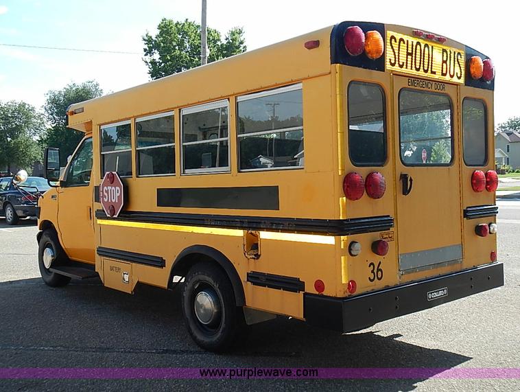 image for item J3185 1997 Ford E350 Collins school bus