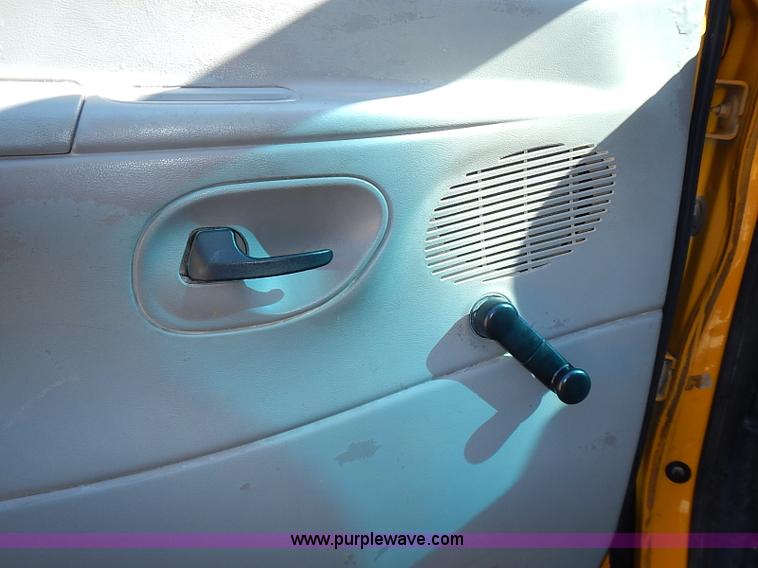 image for item J3185 1997 Ford E350 Collins school bus