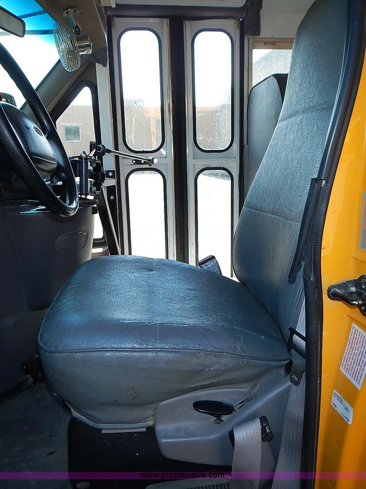 image for item J3185 1997 Ford E350 Collins school bus