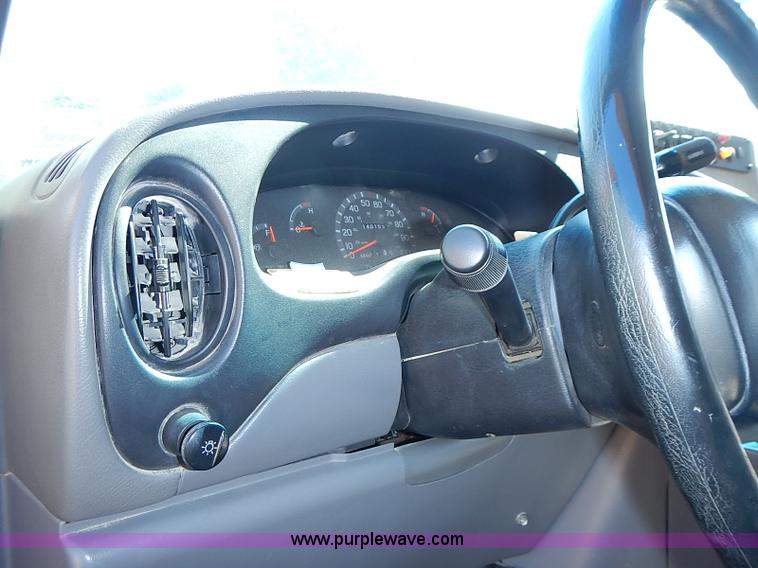 image for item J3185 1997 Ford E350 Collins school bus
