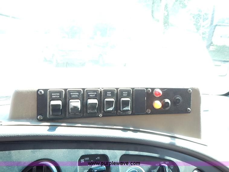 image for item J3185 1997 Ford E350 Collins school bus