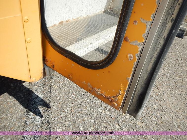 image for item J3185 1997 Ford E350 Collins school bus