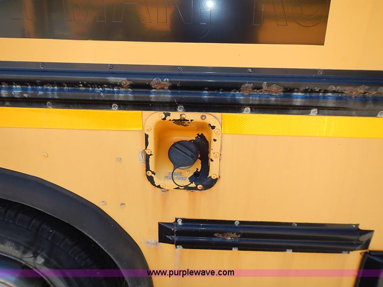 image for item J3185 1997 Ford E350 Collins school bus