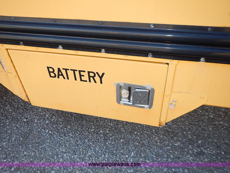 image for item J3185 1997 Ford E350 Collins school bus