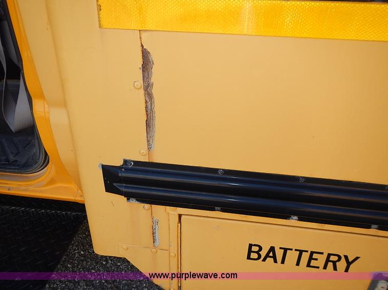 image for item J3185 1997 Ford E350 Collins school bus