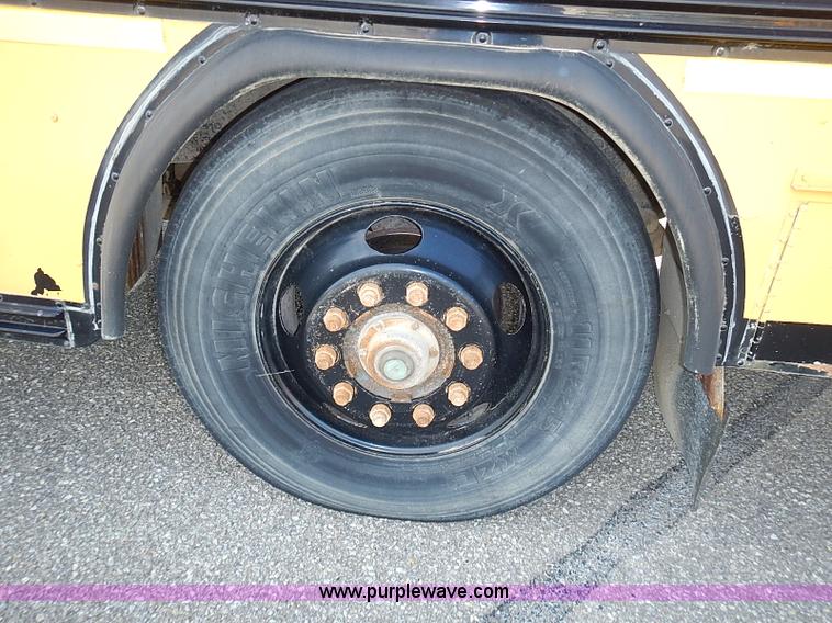 image for item J3186 1994 Blue Bird TC2000 school bus