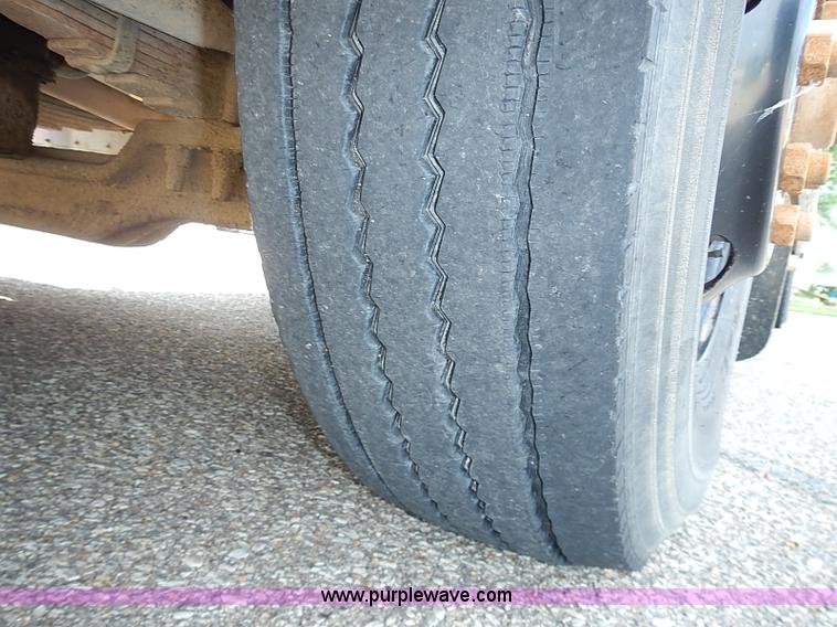 image for item J3186 1994 Blue Bird TC2000 school bus