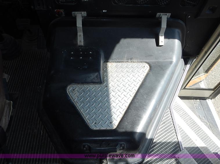 image for item J3186 1994 Blue Bird TC2000 school bus