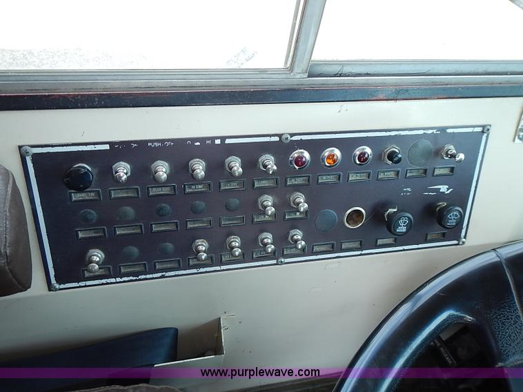 image for item J3186 1994 Blue Bird TC2000 school bus