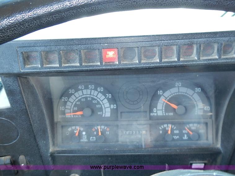 image for item J3186 1994 Blue Bird TC2000 school bus