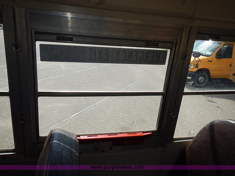 image for item J3186 1994 Blue Bird TC2000 school bus