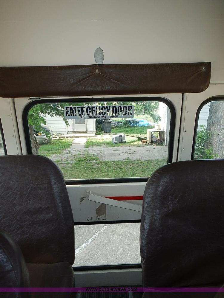 image for item J3186 1994 Blue Bird TC2000 school bus