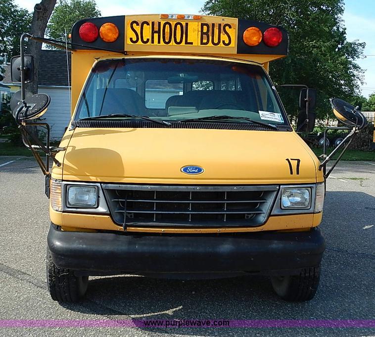 image for item J3187 1996 Ford E350 Collins school bus