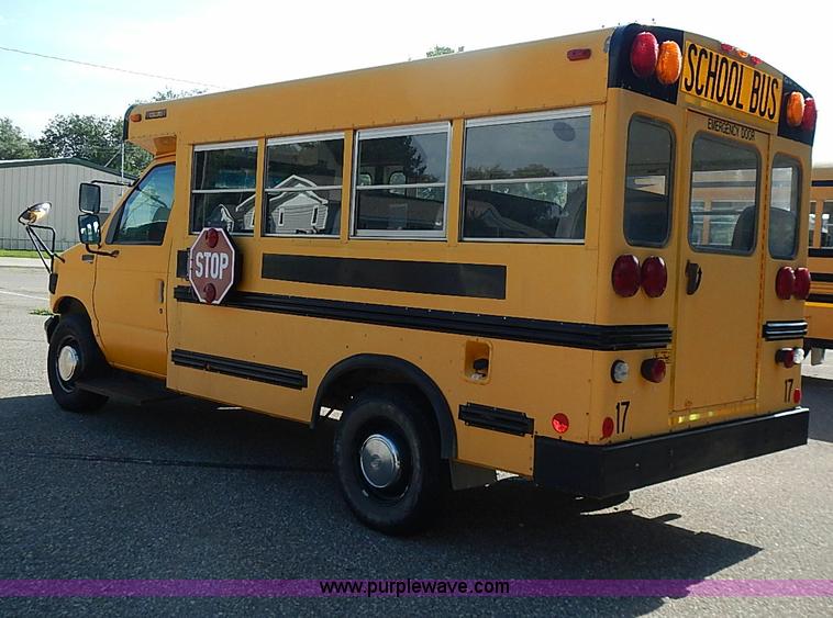 image for item J3187 1996 Ford E350 Collins school bus