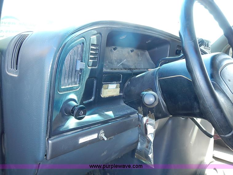 image for item J3187 1996 Ford E350 Collins school bus