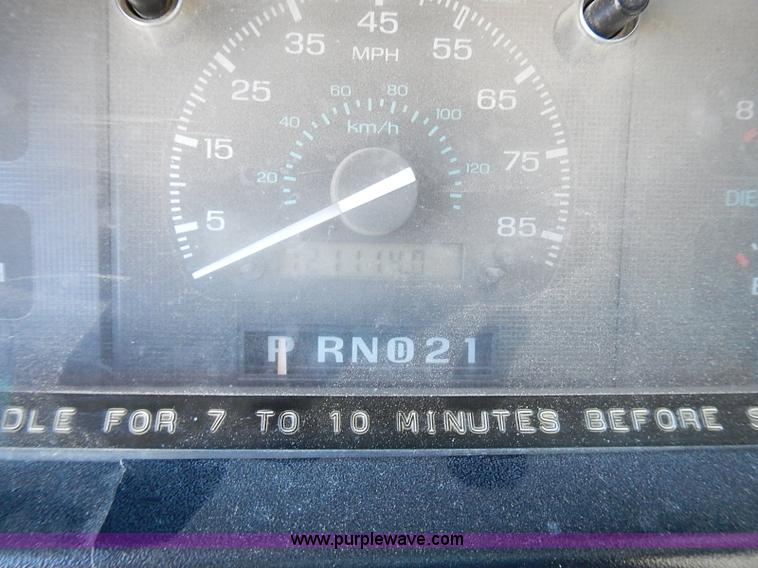 image for item J3187 1996 Ford E350 Collins school bus