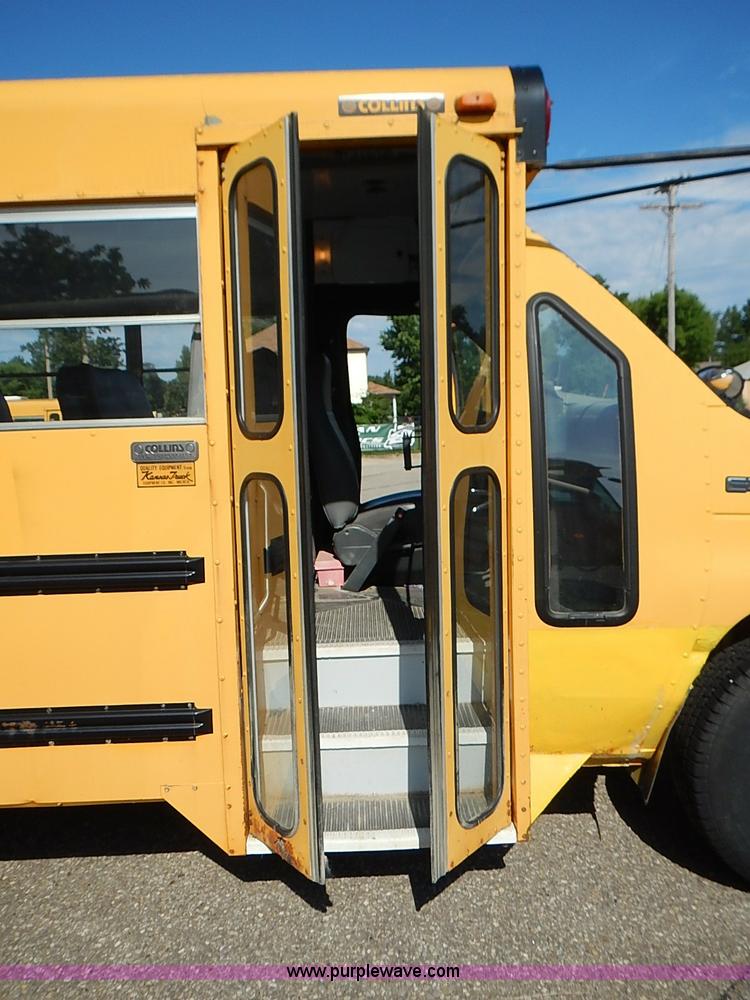 image for item J3187 1996 Ford E350 Collins school bus