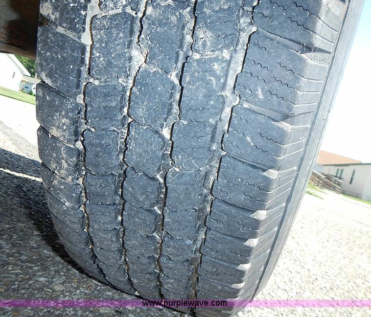 image for item J3187 1996 Ford E350 Collins school bus