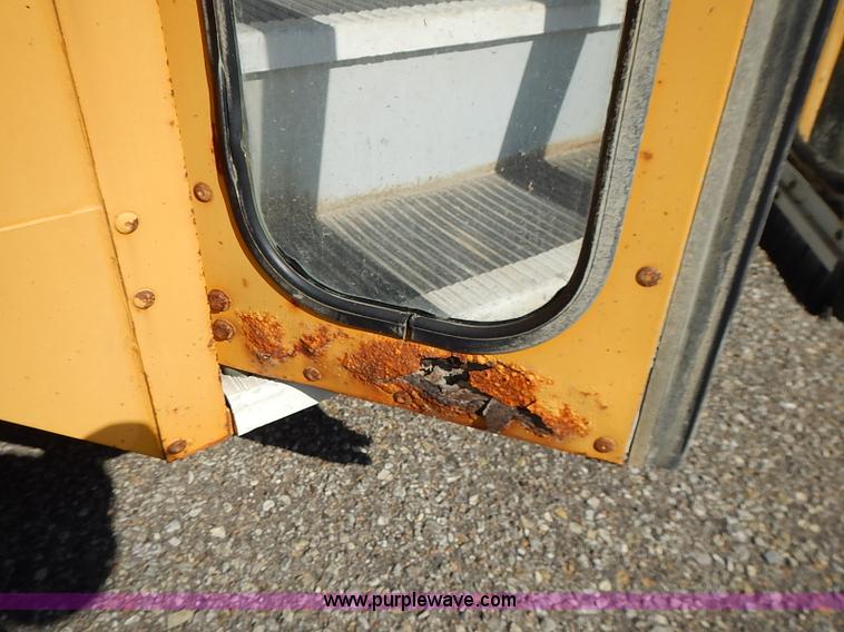 image for item J3187 1996 Ford E350 Collins school bus