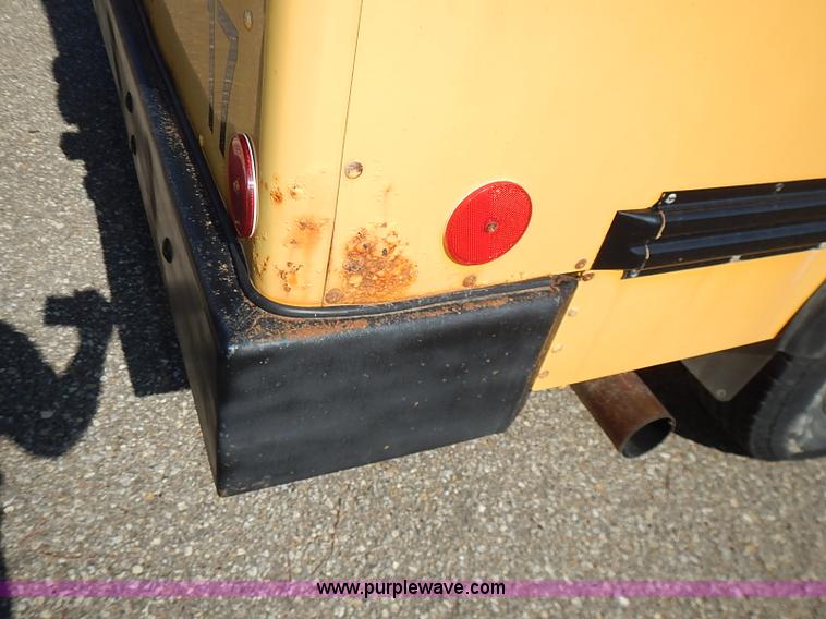 image for item J3187 1996 Ford E350 Collins school bus