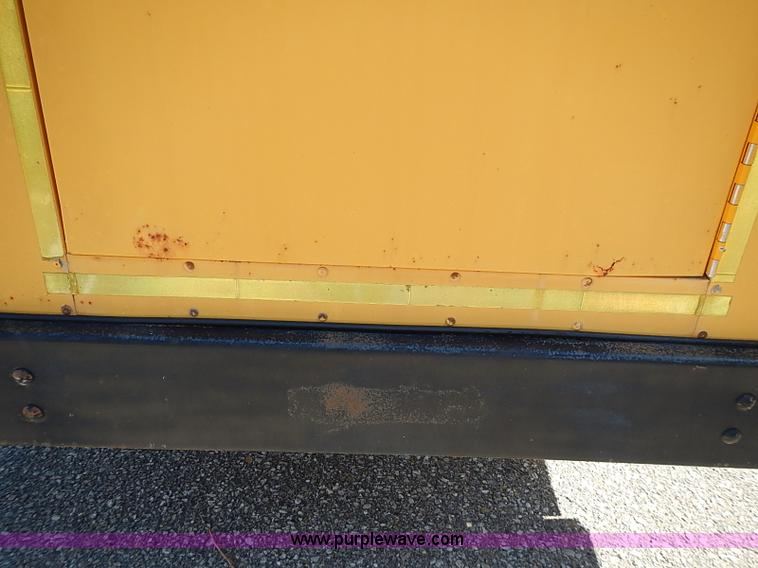 image for item J3187 1996 Ford E350 Collins school bus