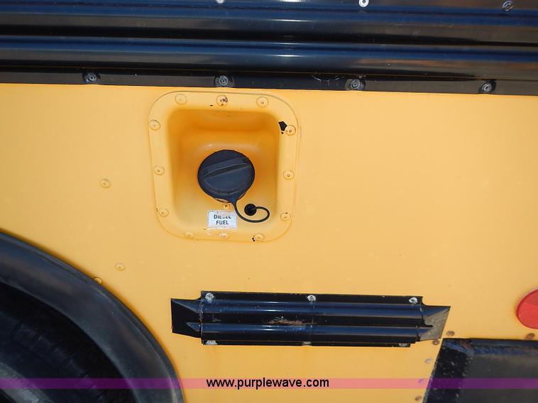 image for item J3187 1996 Ford E350 Collins school bus