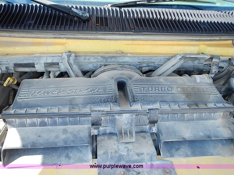 image for item J3187 1996 Ford E350 Collins school bus