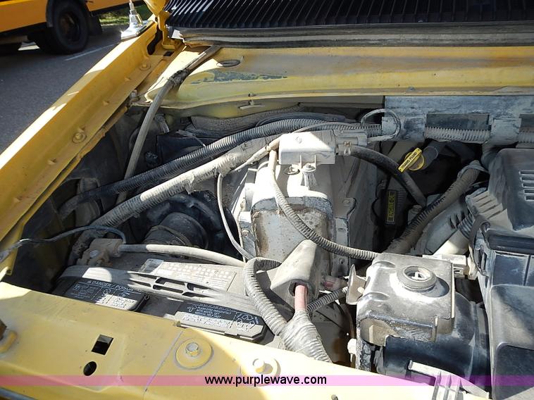 image for item J3187 1996 Ford E350 Collins school bus