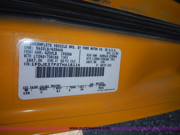 image for item J3187 1996 Ford E350 Collins school bus