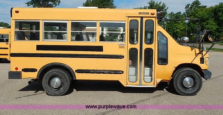 image for item J3188 1996 Ford E350 Collins school bus